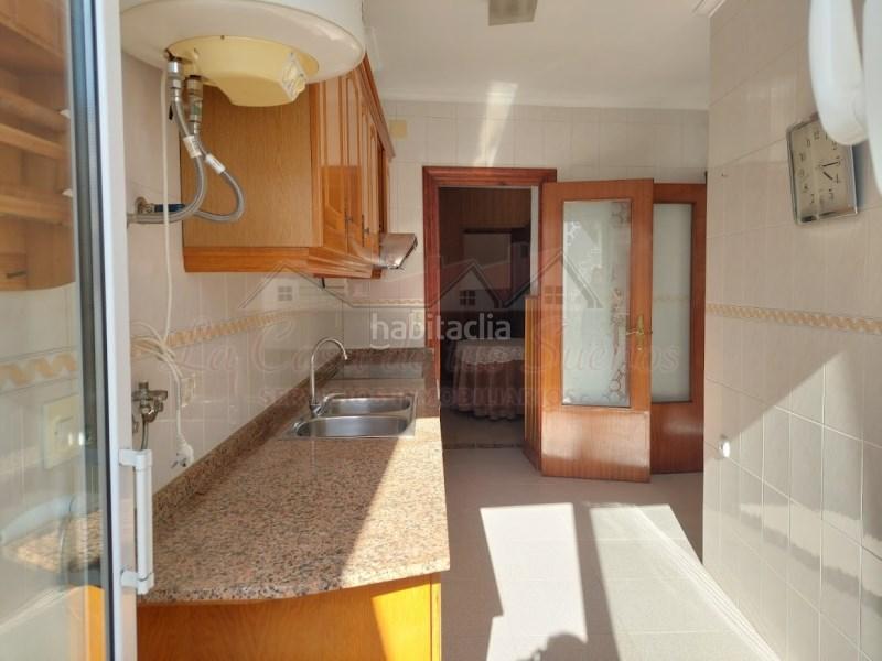 Foto eb7eb18b-f2c1-4149-8b1f-73b093496860. Casa adossada a Sax