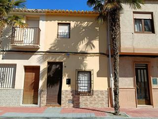 Casa adossada a Hondón de los Frailes