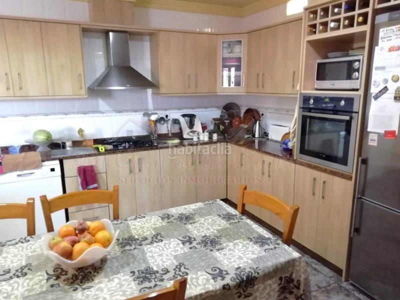 Foto 37f3b2bd-58c6-406f-bf3c-ad987bbefc48. Casa adossada a Caudete