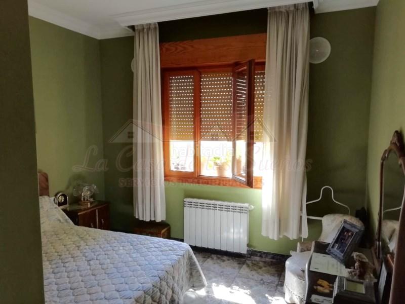 Foto 886bd12d-e986-4fa9-bc19-fd6a0d36f8e4. Casa adossada a Caudete