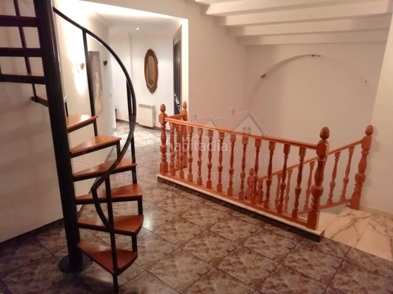 Foto fa0df0d5-03f8-4d4f-8faf-6b5bd9d730a9. Casa adossada a Caudete