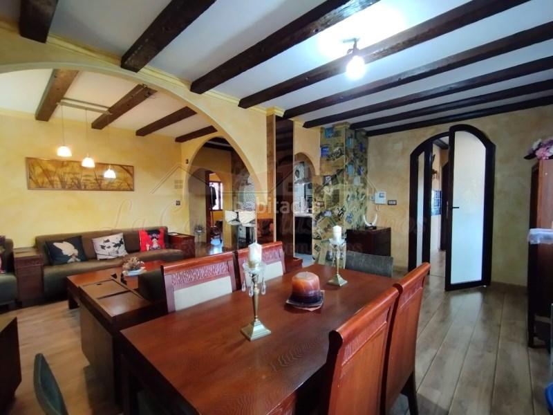 Foto 5cf3c15d-483b-4060-a062-66f829137218. Casa en Sax