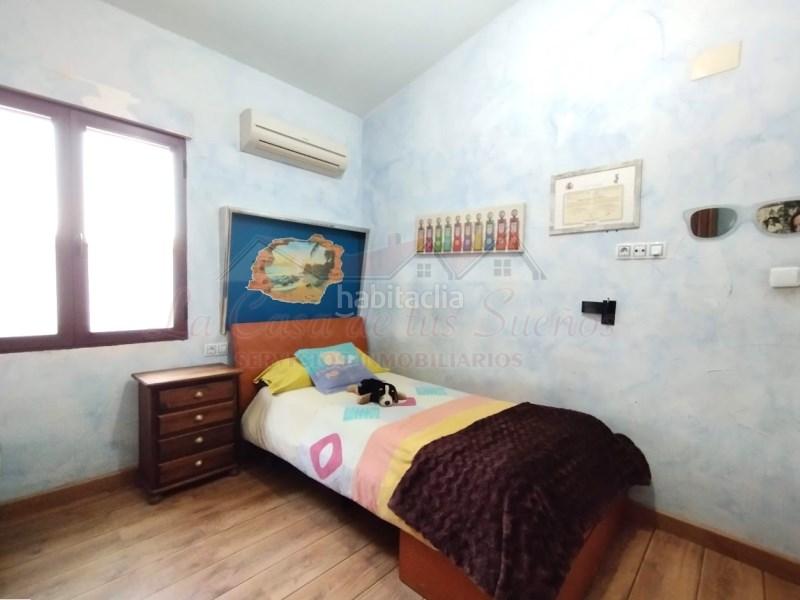 Foto dbc56c0d-28a0-4de3-b919-2544611436db. Casa en Sax