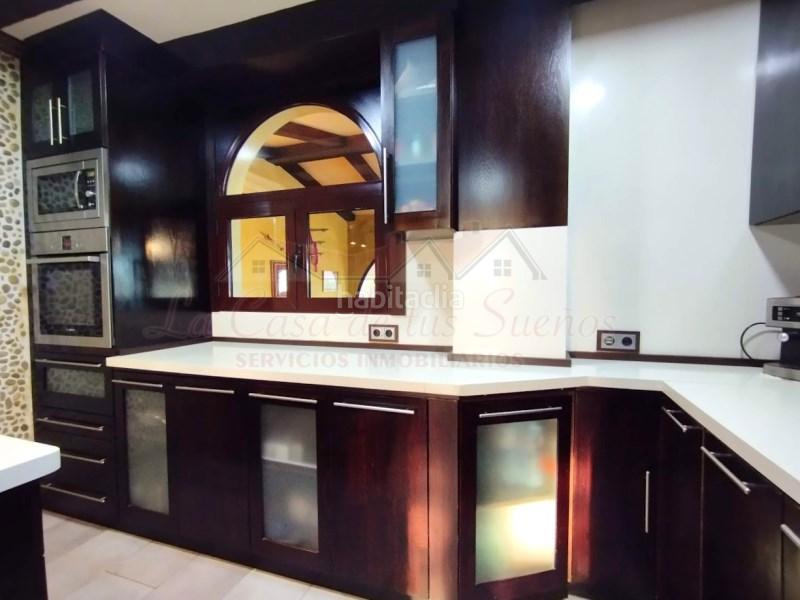 Foto adeb7f77-514e-4c85-ad45-a3fcaacbe24c. Maison dans Sax