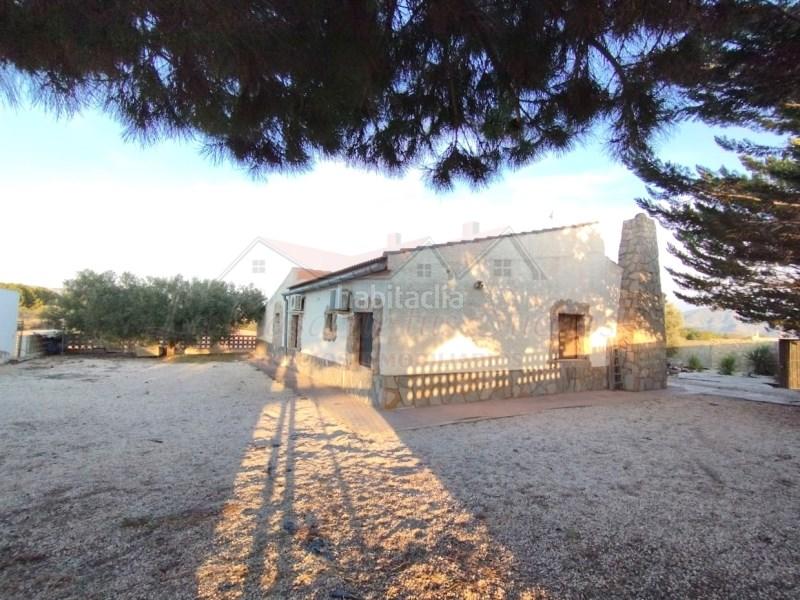 Foto bf44bf10-867b-40f0-9be4-63545eaa49b8. Maison dans Sax