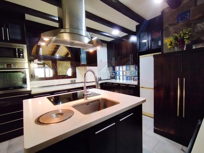 Foto d9e71d9f-fb6c-48a7-8d1f-8a70d74c17f1. Maison dans Sax