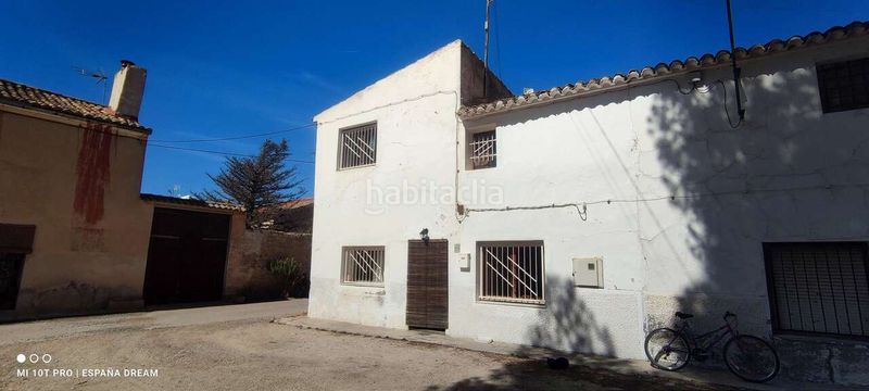Foto a9a36e5a-6548-4ac3-b36c-50f3cfd85241. Masia amb aparcament a Monòver