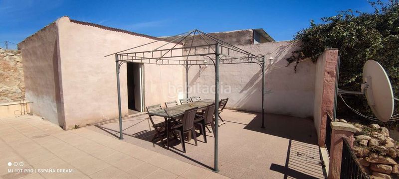 Foto fe960036-9b7a-4e73-bd60-96b0a5ff5441. Masia amb aparcament a Monòver