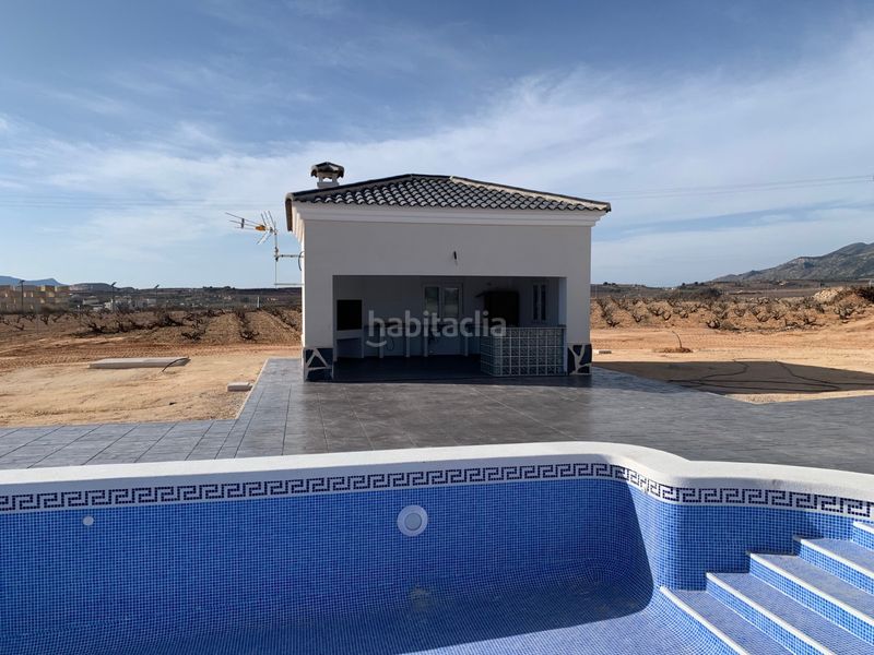 Foto 1b0d4652-54f4-4cbe-804a-7d26a56ca9c2. Casa amb aparcament a Pinoso
