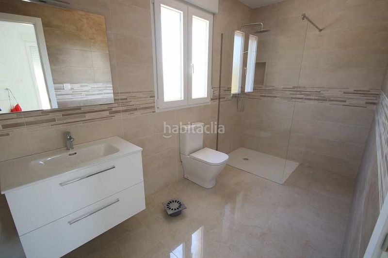 Foto 45e081f8-53e0-4b56-906b-bd6bc300c1b4. Casa amb aparcament a Pinoso