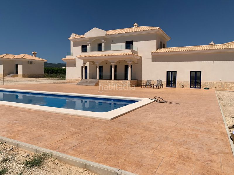 Foto 0d644d39-309e-42b4-8b23-aeee17f77e84. Casa amb aparcament a Pinoso