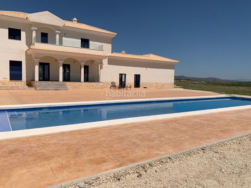 Foto 403fd6a1-cb3a-4889-9889-4ca48aadd059. Casa amb aparcament a Pinoso