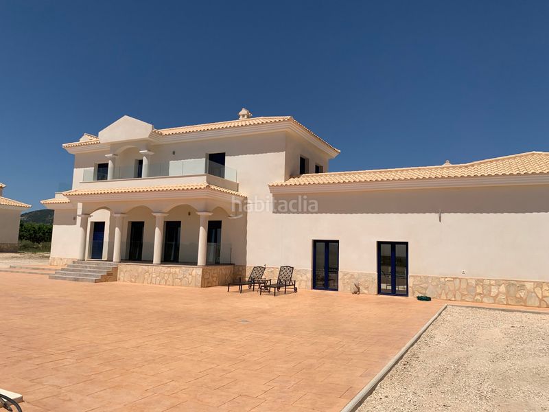 Foto 82b6725d-f857-4412-953f-1053570dad9b. Casa amb aparcament a Pinoso