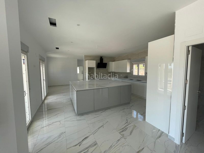 Foto c076029b-241d-4583-bed2-d704d2cbc476. Casa amb aparcament a Pinoso