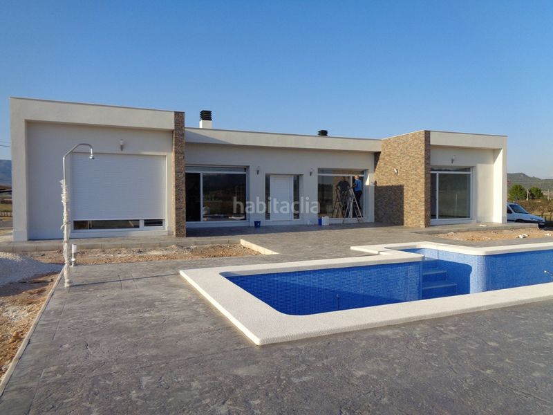 Foto a087b14e-a098-435d-9c6e-1f6ea4fecb71. Casa amb aparcament a Pinoso