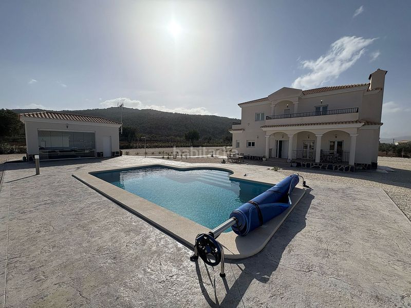 Foto e17ab56d-725d-4024-b308-764f9caa9697. Casa amb aparcament a Pinoso
