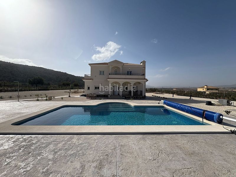 Foto f0284226-1434-471e-b435-45762ce76beb. Casa amb aparcament a Pinoso