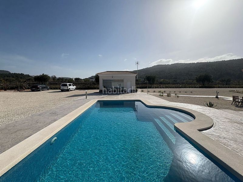 Foto f4e43432-2451-44fc-9bec-17467b66a47d. Casa amb aparcament a Pinoso