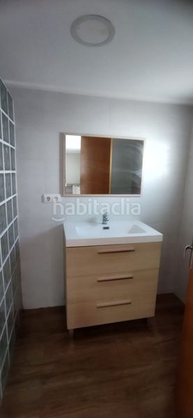 Foto b9924cb4-67cb-4b23-86e9-8693a02021ba. Casa adossada amb aparcament a Monòver