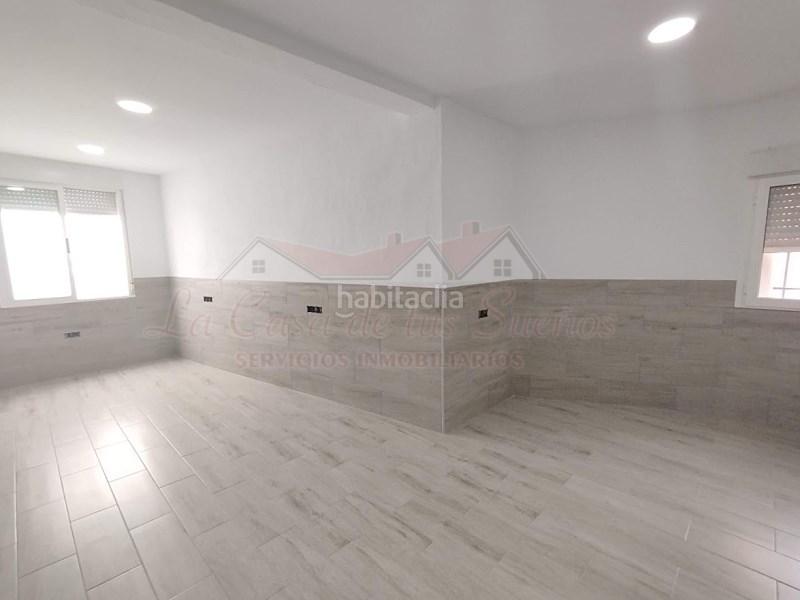 Foto 1da1287e-5a20-4405-ac90-05677223d625. Maison jumelée dans Petrer