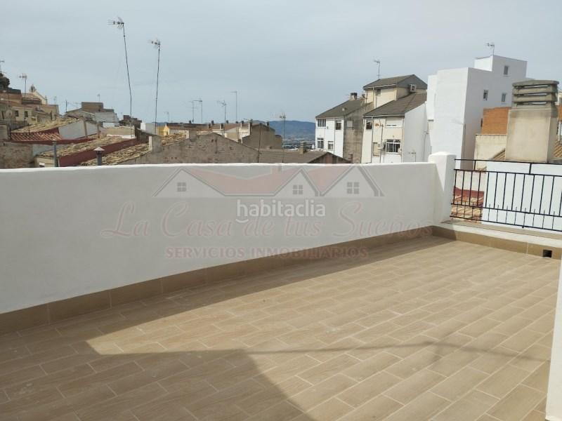 Foto d3757831-5125-4902-9d18-8a77223aba8e. Maison jumelée dans Petrer