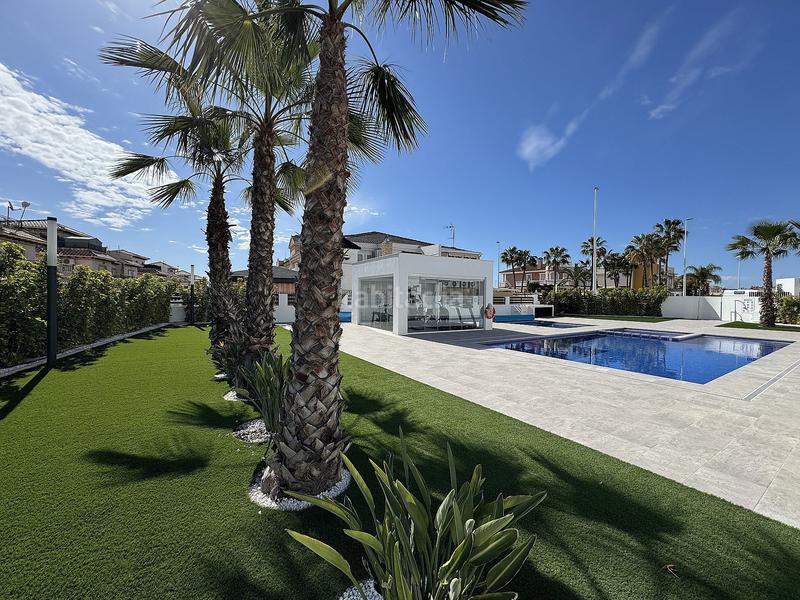 Foto 521a805f-8ff3-432e-b4bc-128a773da905. Dachwohnung in Playa Flamenca Orihuela