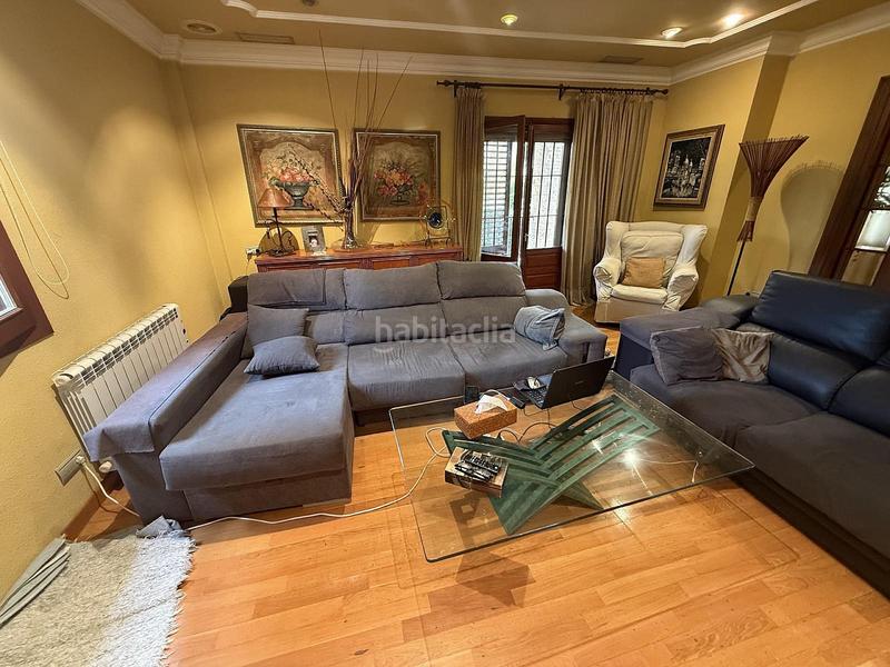 Foto 67dc4e6b-7270-45eb-bd01-b8fc4923b19d. Casa amb aparcament a Centro Elda