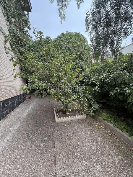 Foto 991cecbc-ff6d-4d83-b9ee-78e96f6a1a4e. Casa amb aparcament a Centro Elda