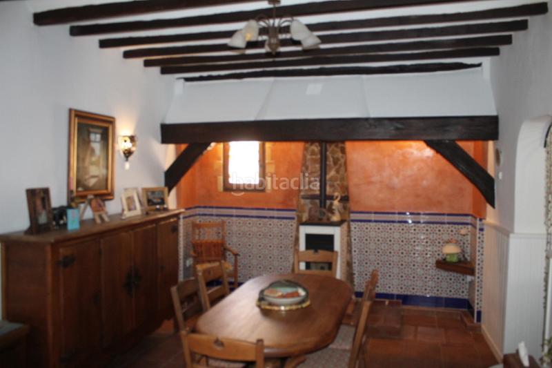 Foto d125024b-148f-4dd4-b8b0-17654bf1b2b7. Casa adossada amb aparcament a Yecla