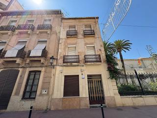 Casa adossada a Novelda