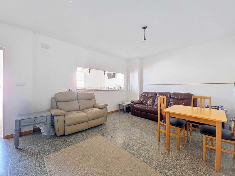 Foto 41f370a2-26bf-4d38-a1b6-f182272a8100. Casa adossada a Pinoso