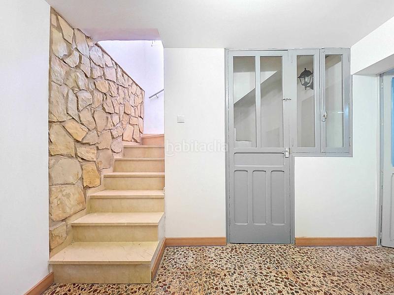 Foto 5bdd43ac-fea5-4865-9db5-22f1a5519ad2. Casa adossada a Pinoso