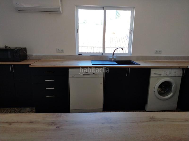 Foto d4556403-2ef6-4a8b-ac5d-8428e99092fe. Casa adossada a Pinoso