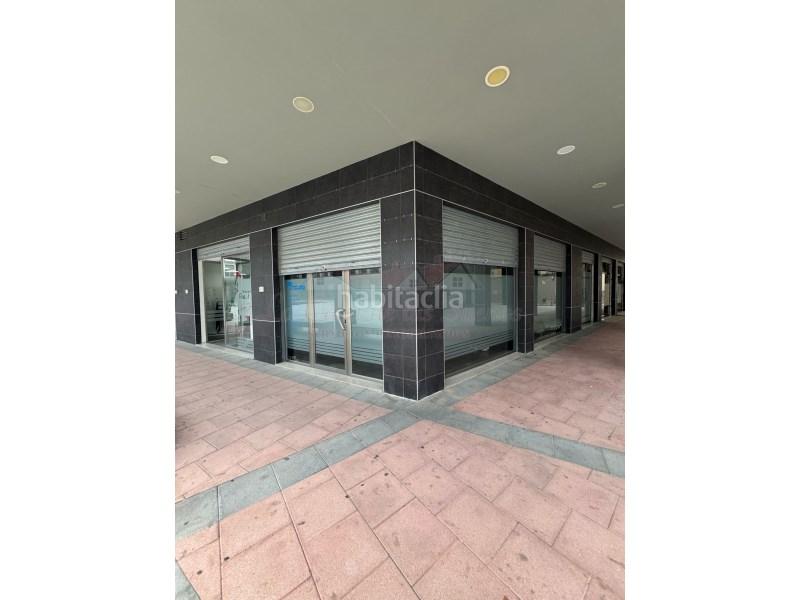 Foto e77a48e7-53a0-4033-bdb4-8e820bcd4832. Local commercial dans Sax