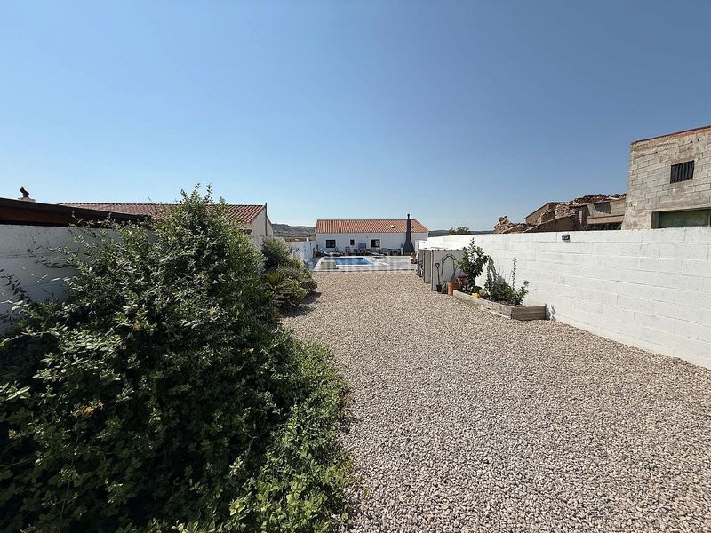 Foto d10e341f-ba26-4579-b0e8-f9a1c7c796c4. Casa a Caudete