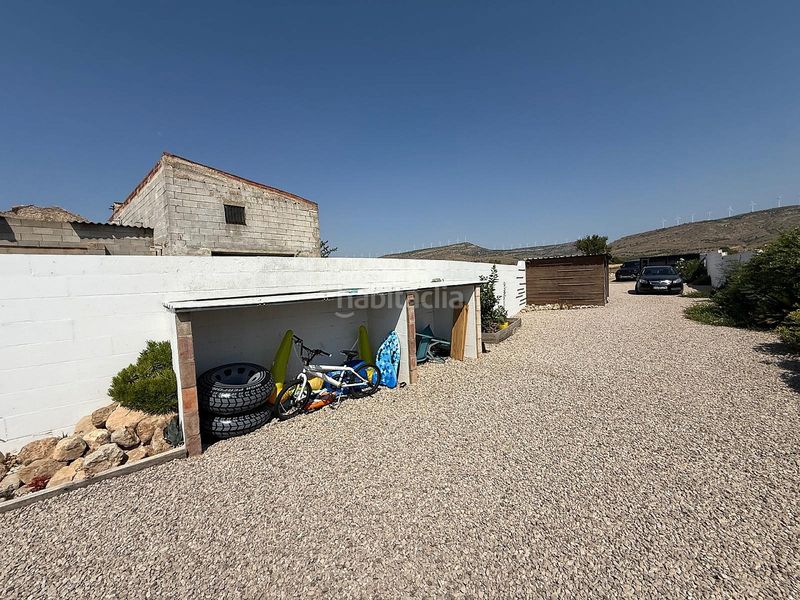 Foto f017e4d5-7e1f-426e-a916-409cb59927fe. Casa a Caudete