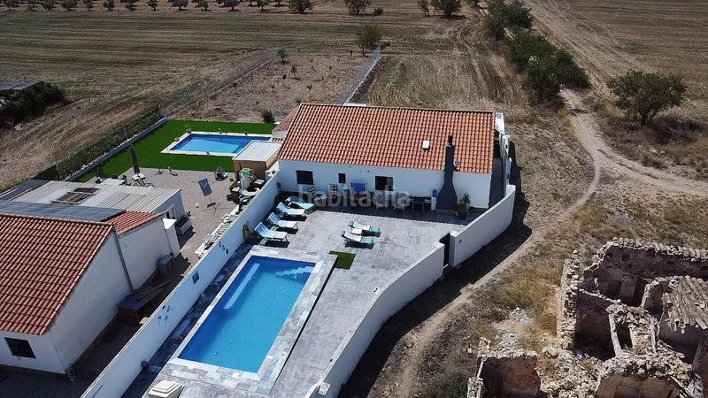 Foto f5610f6b-ce1f-4061-a798-02395e1c2af8. Casa a Caudete