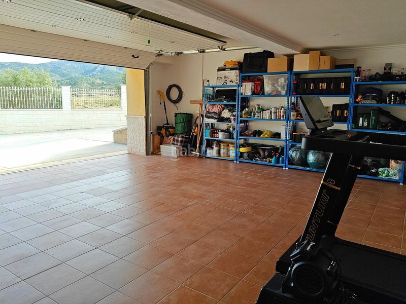 Foto 58c0b521-df06-4d54-a4da-0cd1e03e1e1f. Casa amb aparcament a Petrer
