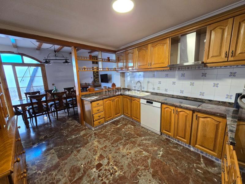 Foto cc2a7266-4f58-4ff6-a7cd-3ed46f56dc4c. Casa adossada amb aparcament a Sax