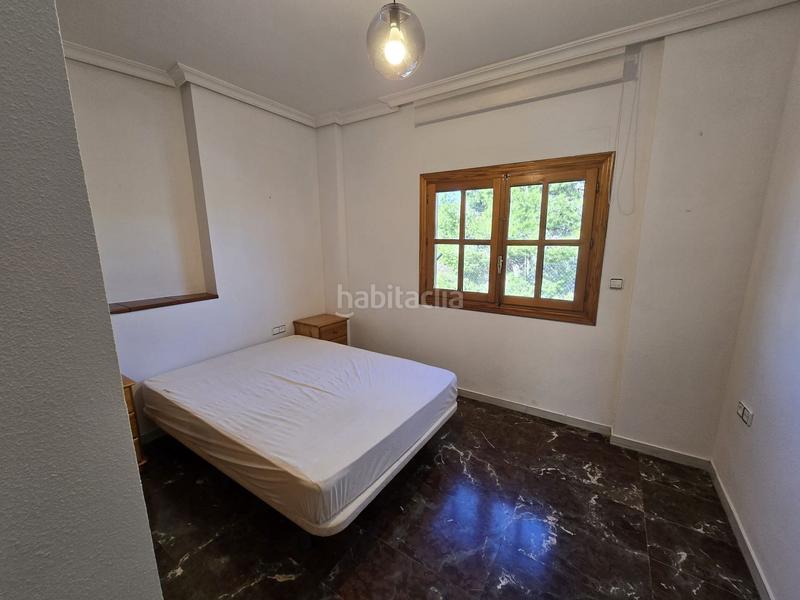 Foto ed3df48a-f976-4d11-8267-dea6a6a55e16. Casa adossada amb aparcament a Sax