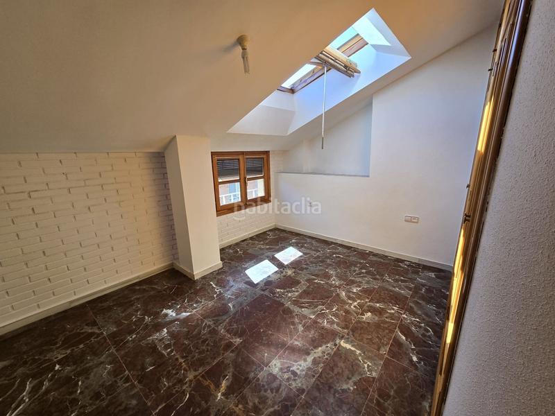 Foto 528e0f1a-0357-4692-b1a9-69662314e8f5. Semi detached house with parking in Sax