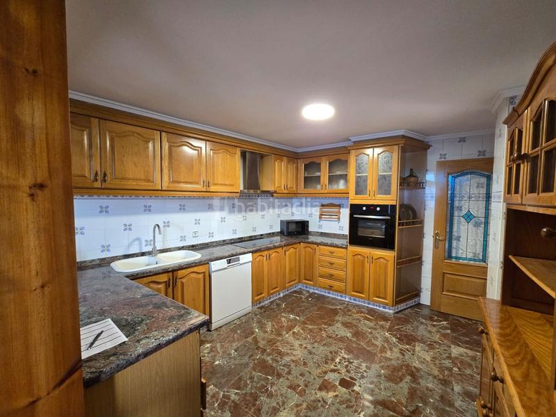 Foto 653e6054-c91e-4f89-8956-0394e5271dfd. Semi detached house with parking in Sax