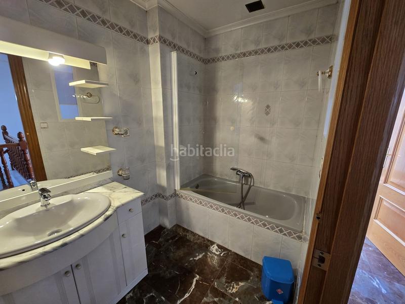 Foto 845ec991-cb43-4f97-beef-3c723c14c9ef. Semi detached house with parking in Sax