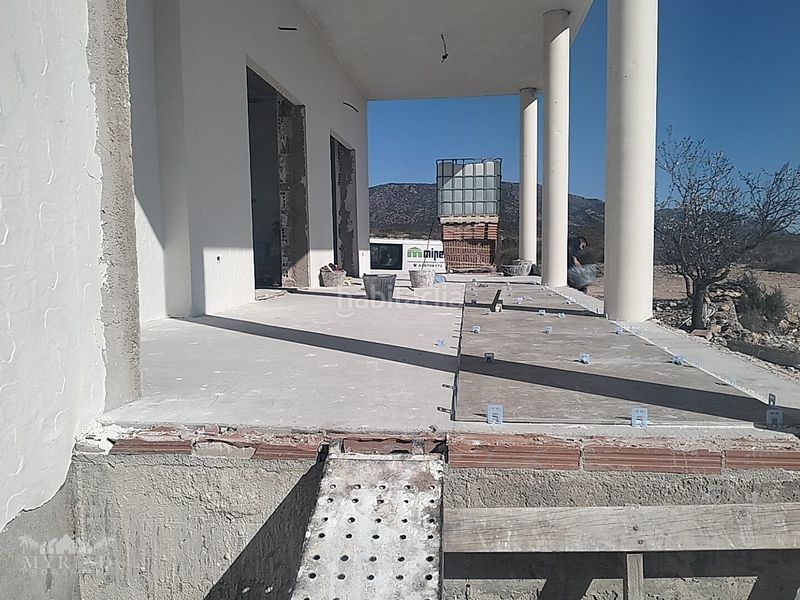 Foto 41bac64c-c3ec-41fc-bad3-96885f43ce90. Casa amb aparcament a Pinoso