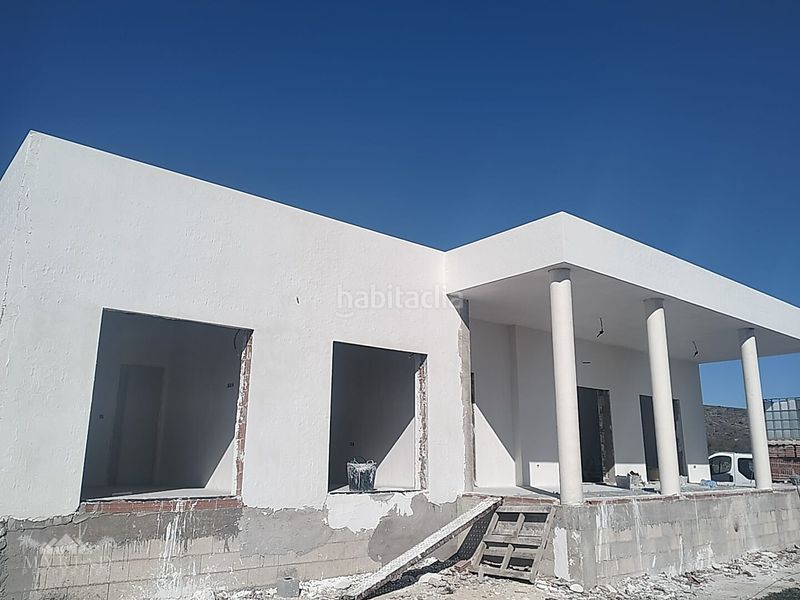 Foto d05fdf72-40e1-43f1-bb72-ba9e1a6966bb. Casa amb aparcament a Pinoso