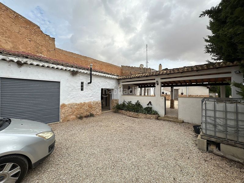 Foto 67fbc024-7255-4996-a5f6-08576320bf44. Casa adossada a Yecla