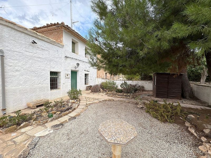 Foto 69ea2ba0-eb0b-4527-8daf-294120b91e92. Casa adossada a Yecla