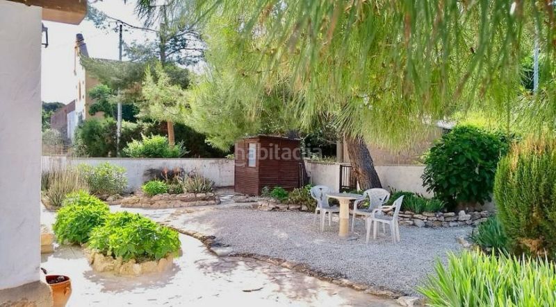 Foto b0e822ad-7ff2-484b-b03a-13a9b2a120a3. Casa adossada a Yecla