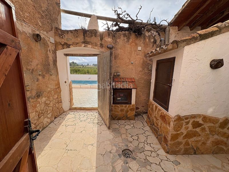 Foto b10341ba-4bd8-4f17-8e08-d1e13a20c852. Casa adossada a Yecla