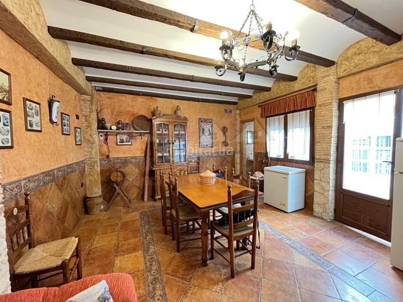 Foto 77e859be-152c-4924-be04-05d3295417bf. Maison jumelée dans Sax